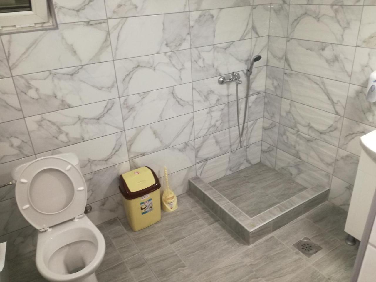 Hostel „Ж" Gradsko Luaran gambar