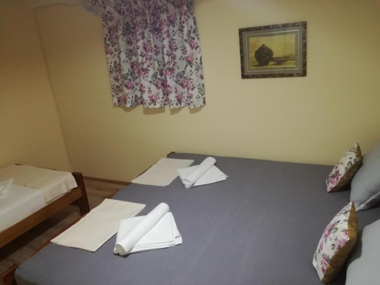 Hostel „Ж" Gradsko Luaran gambar